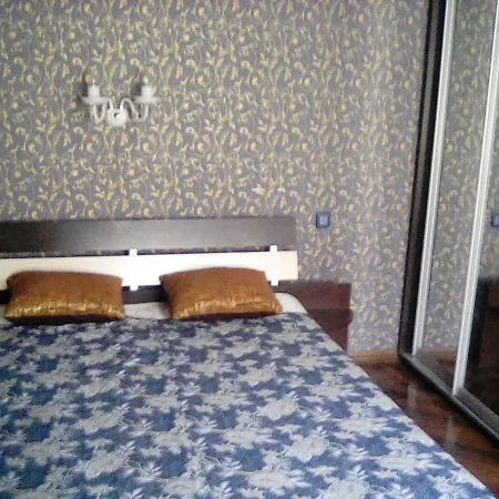 трёхкомнатная в историческом доме Apartman *