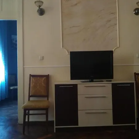 трёхкомнатная в историческом доме Odessa